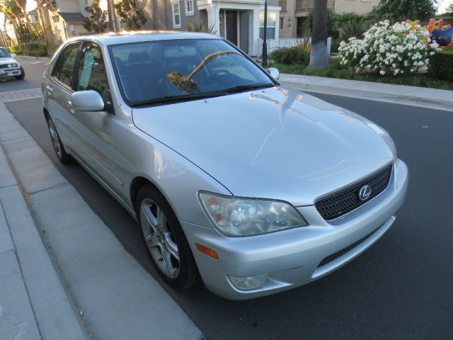 Lexus IS 300 2003 photo 1
