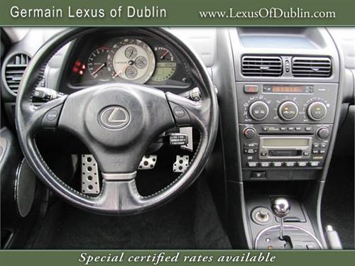 Lexus IS 300 2003 photo 2