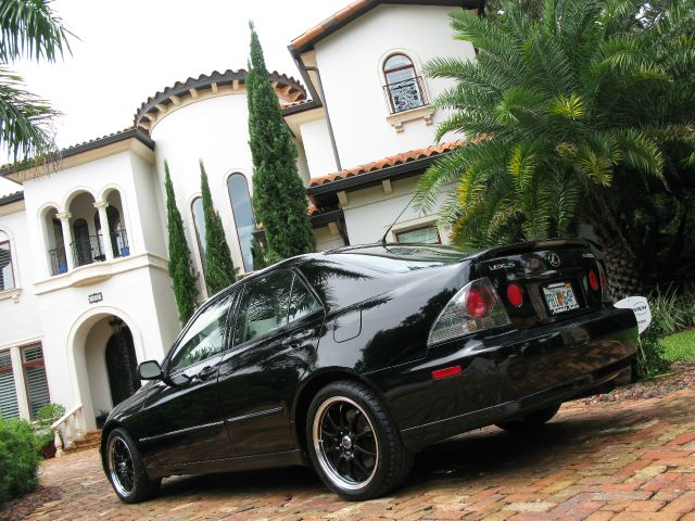 Lexus IS 300 2003 photo 3