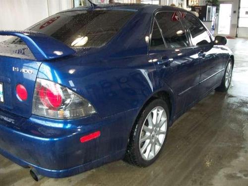 Lexus IS 300 2003 photo 2