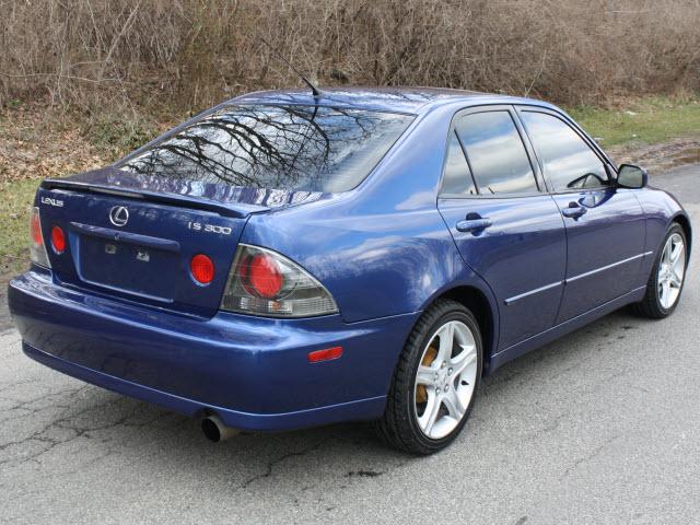 Lexus IS 300 2003 photo 1