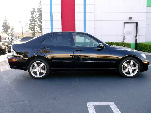 Lexus IS 300 2004 photo 0