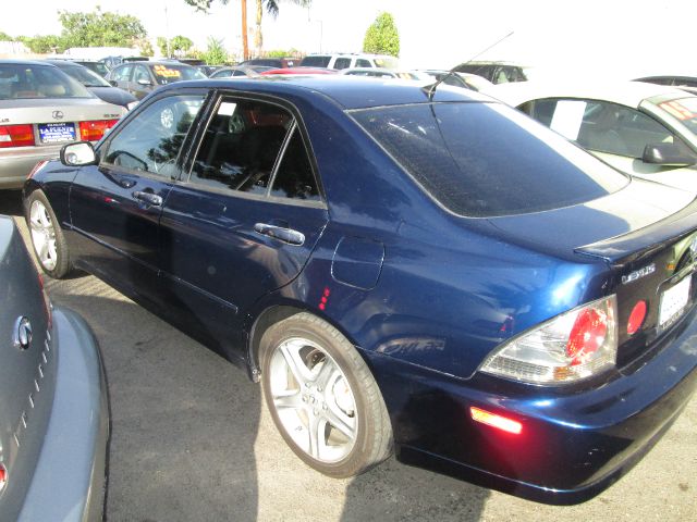 Lexus IS 300 2004 photo 4