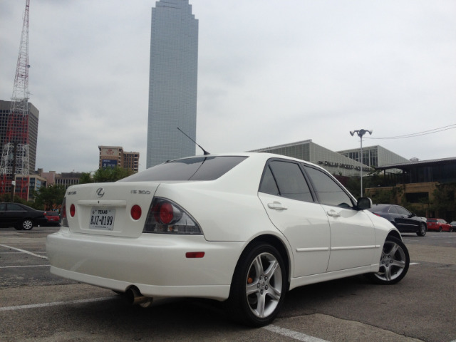 Lexus IS 300 2004 photo 1