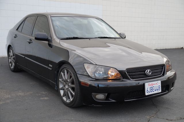 Lexus IS 300 2004 photo 1