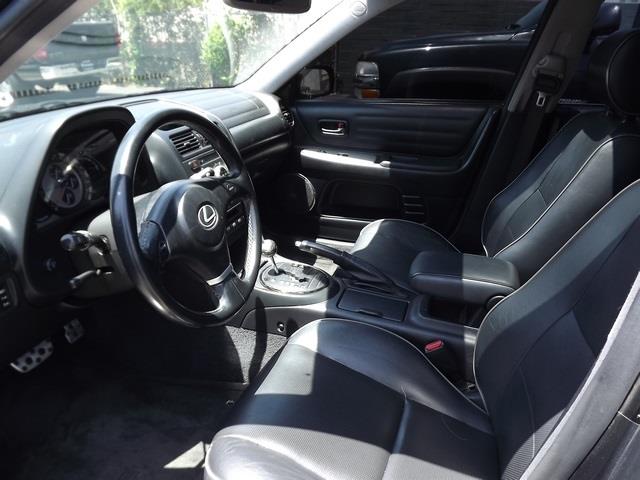 Lexus IS 300 2004 photo 3