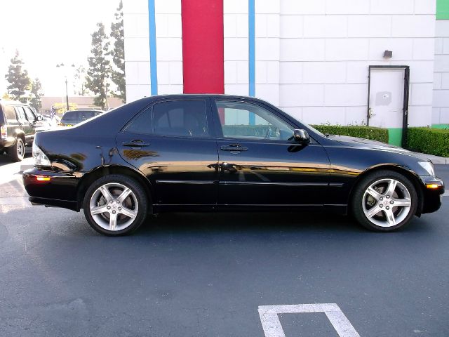 Lexus IS 300 2004 photo 0