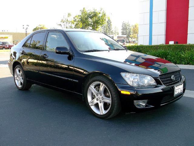 Lexus IS 300 2004 photo 3