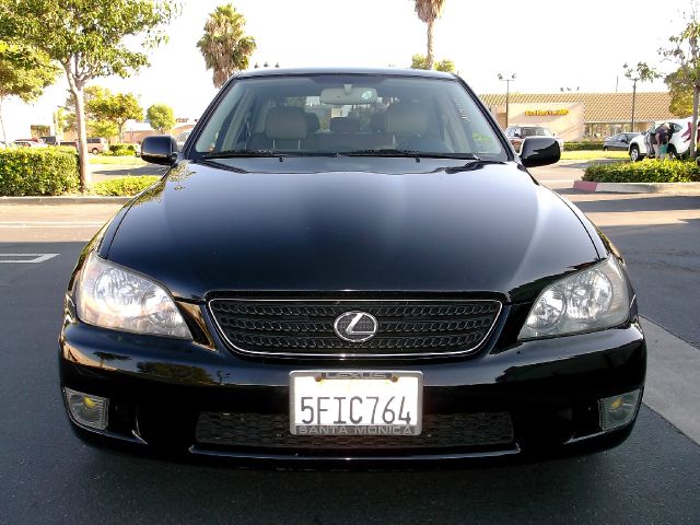 Lexus IS 300 2004 photo 4