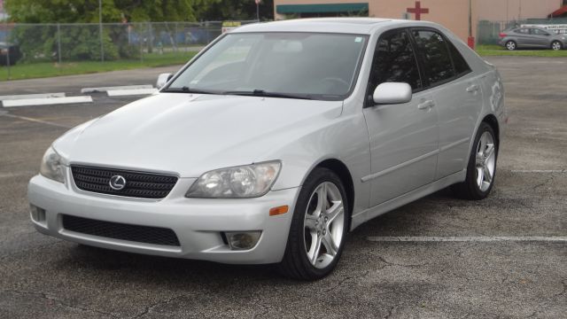 Lexus IS 300 2005 photo 4