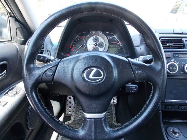 Lexus IS 300 2005 photo 1