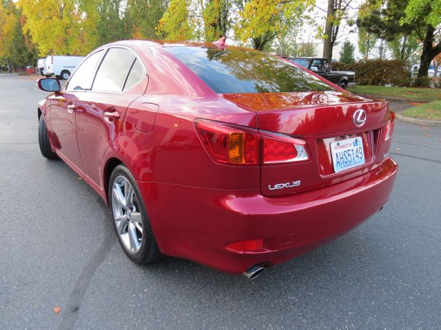 Lexus IS 350 2010 photo 4