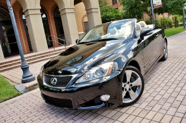 Lexus IS 350C 2010 photo 4