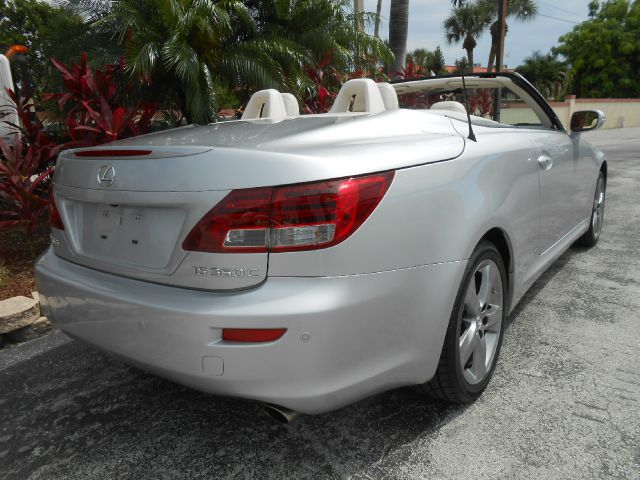 Lexus IS 350C 2010 photo 1