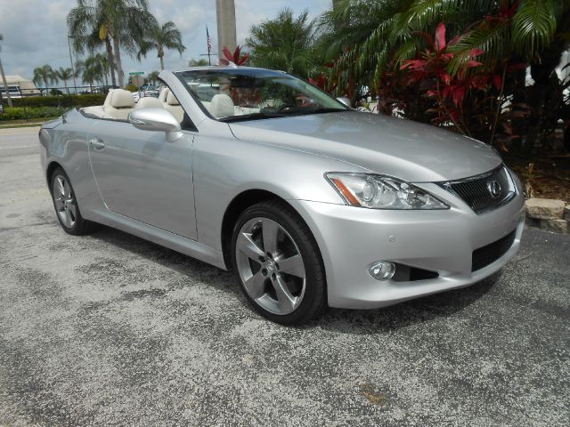 Lexus IS 350C 2010 photo 2