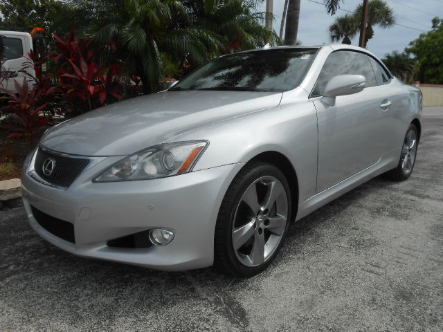 Lexus IS 350C 2010 photo 4