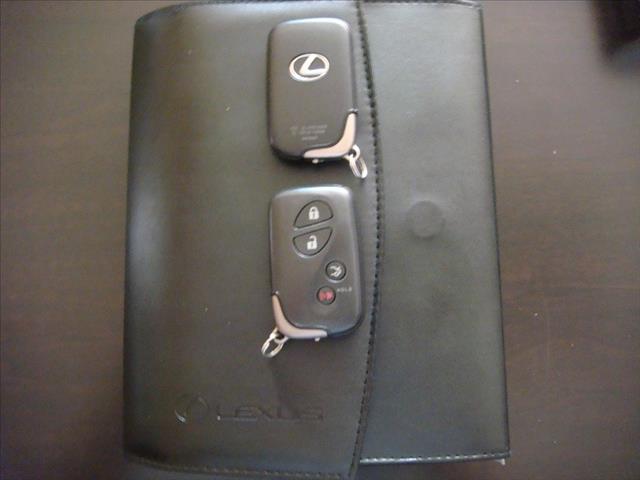 Lexus IS 350C 2010 photo 13