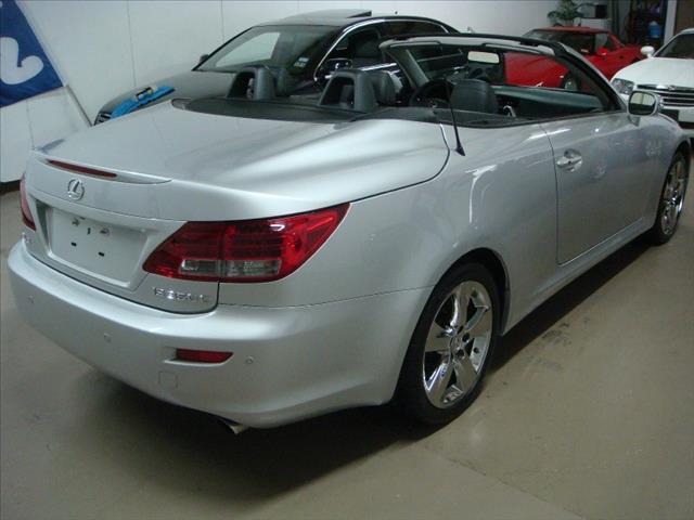 Lexus IS 350C 2010 photo 17