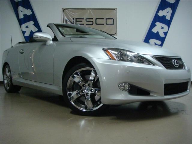 Lexus IS 350C 2010 photo 18