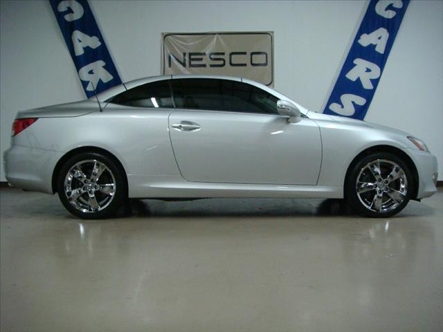Lexus IS 350C 2010 photo 25