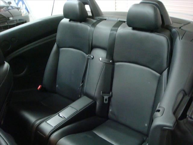 Lexus IS 350C 2010 photo 26