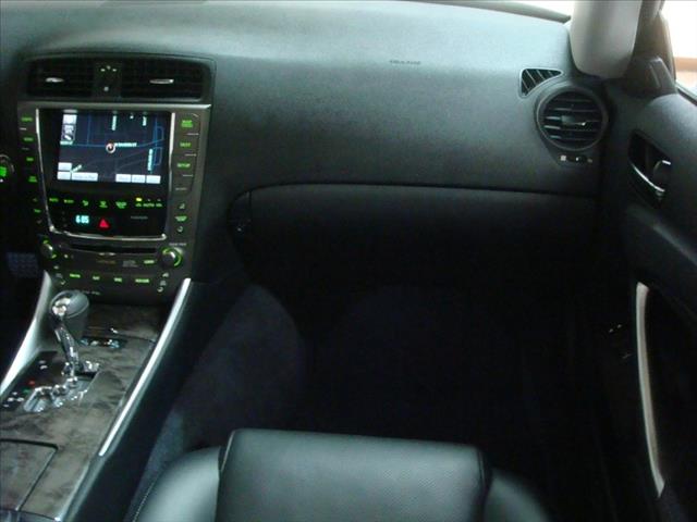 Lexus IS 350C 2010 photo 4