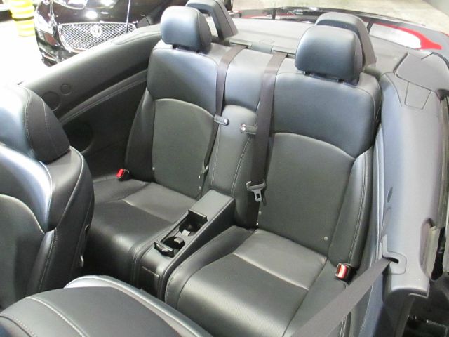 Lexus IS 350C 2012 photo 12