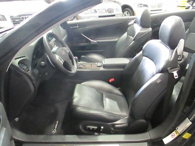 Lexus IS 350C 2012 photo 15
