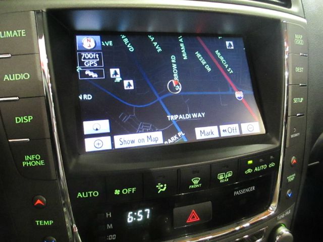 Lexus IS 350C 2012 photo 16