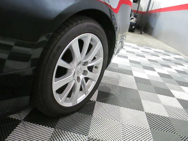 Lexus IS 350C 2012 photo 2