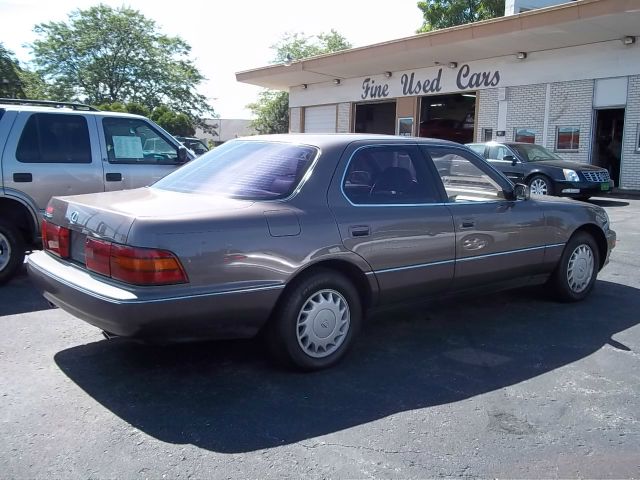 Lexus LS 400 Unknown Sedan