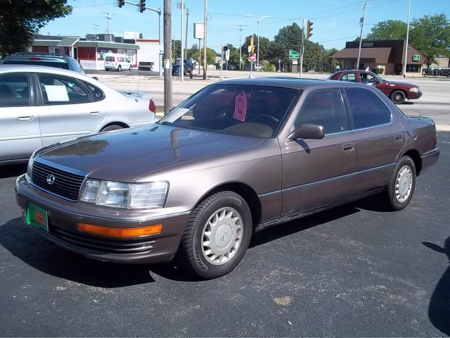 Lexus LS 400 1990 photo 2