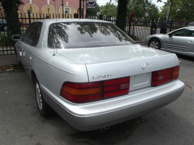Lexus LS 400 1990 photo 4