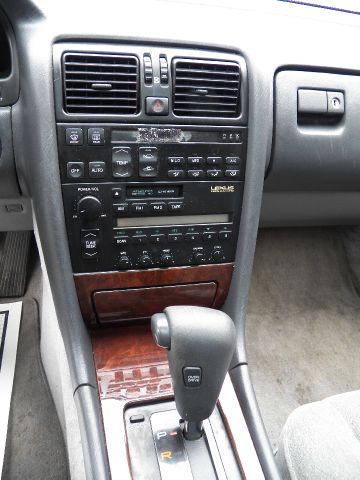 Lexus LS 400 1990 photo 4