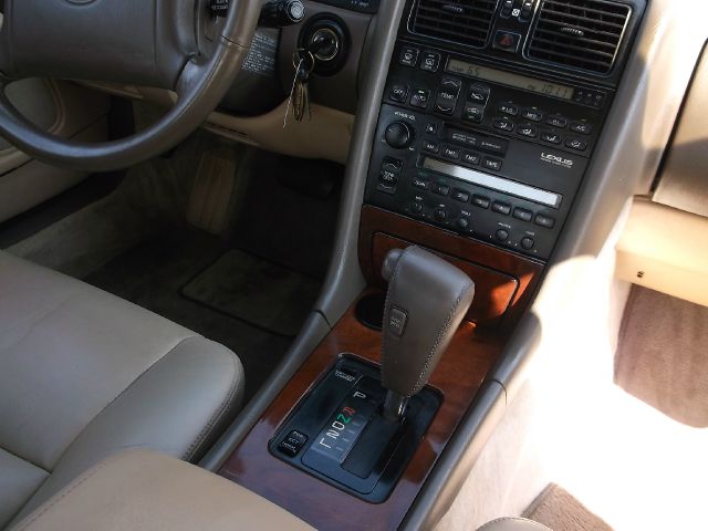 Lexus LS 400 1992 photo 9