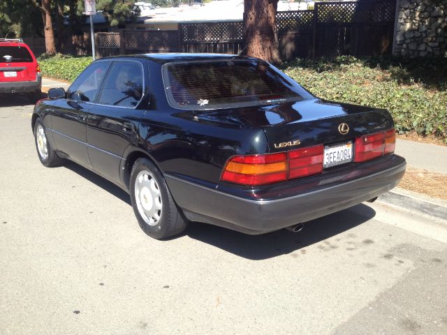 Lexus LS 400 1993 photo 2