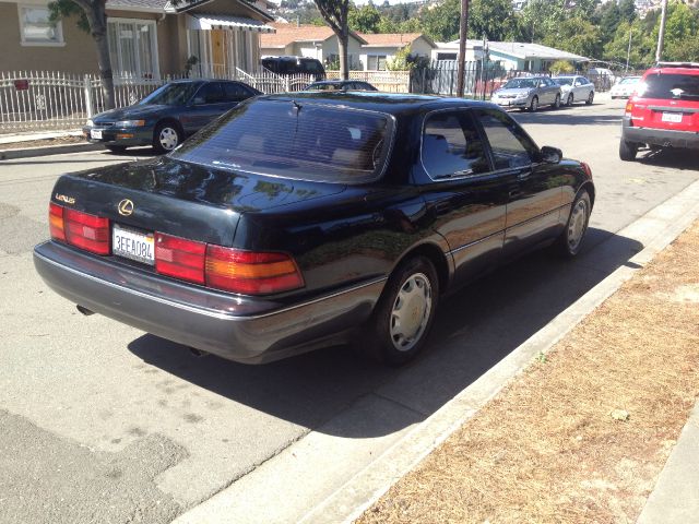 Lexus LS 400 1993 photo 4