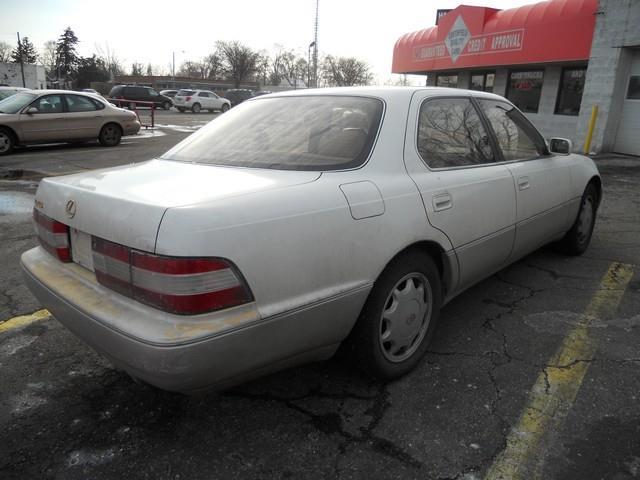 Lexus LS 400 1993 photo 2