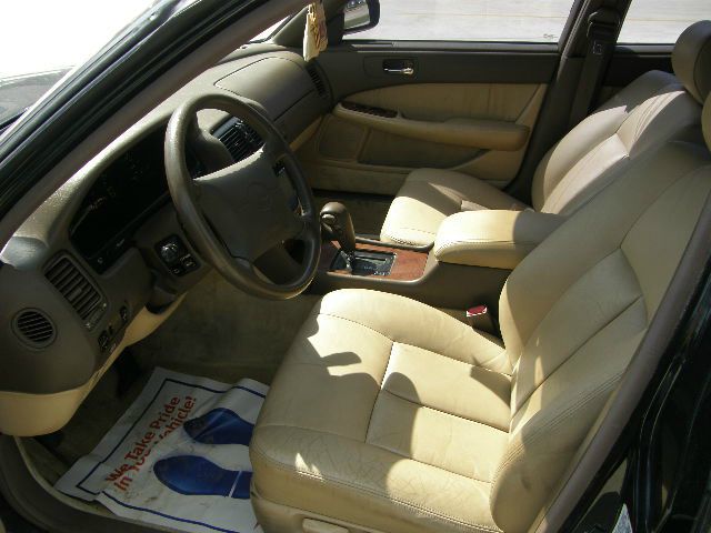 Lexus LS 400 1993 photo 17