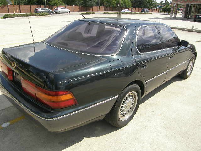 Lexus LS 400 1993 photo 20