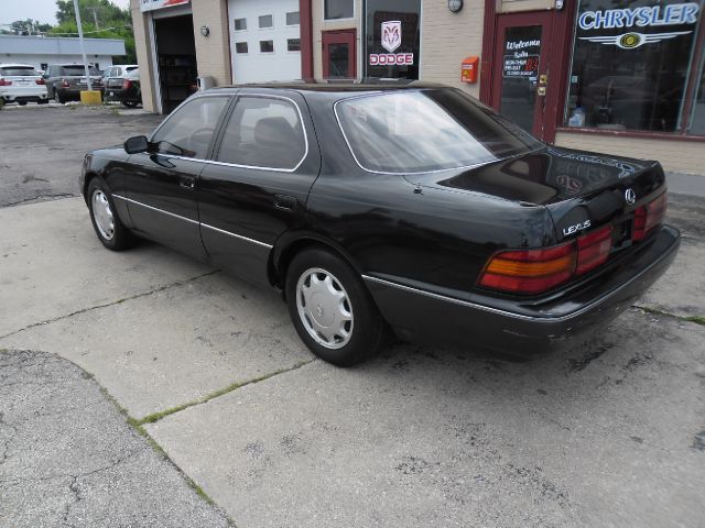 Lexus LS 400 1993 photo 11