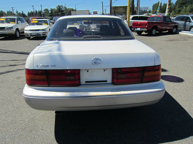 Lexus LS 400 1993 photo 2