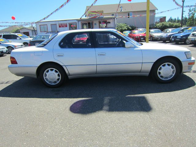 Lexus LS 400 1993 photo 4