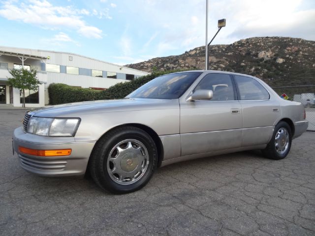 Lexus LS 400 1993 photo 1