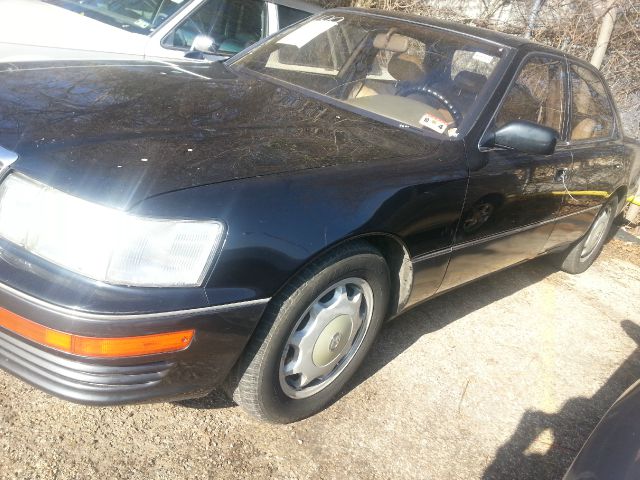 Lexus LS 400 1994 photo 2