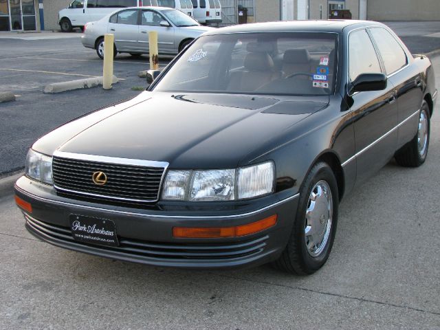 Lexus LS 400 1994 photo 2