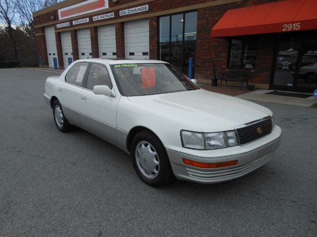 Lexus LS 400 1994 photo 2
