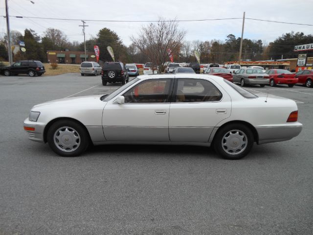 Lexus LS 400 1994 photo 4
