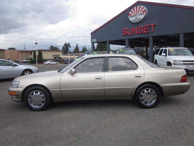 Lexus LS 400 1994 photo 2