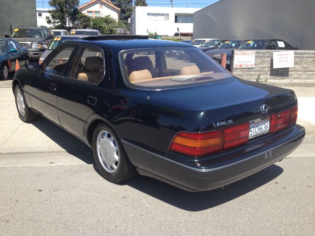 Lexus LS 400 1994 photo 2